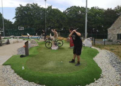 Teambuilding bei APLAWIA: Vorsicht beim Abschlag!